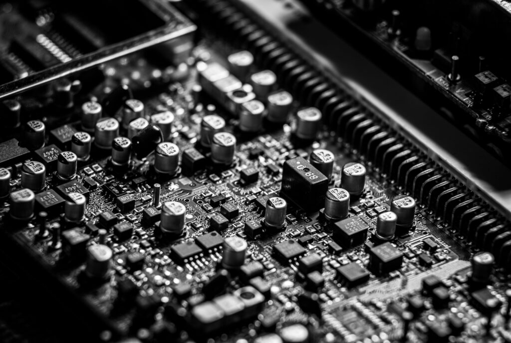 Accessible electronic store displaying electronic components